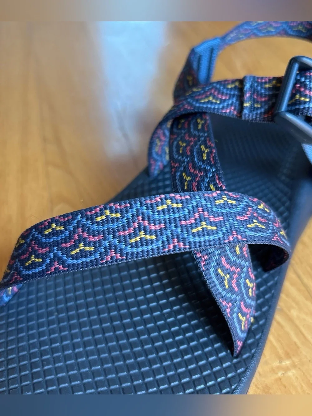 Chaco Women’s Z/1 Classic Sandals Navy Blue Pink Yellow Waves Z1 Shoes Size 9
